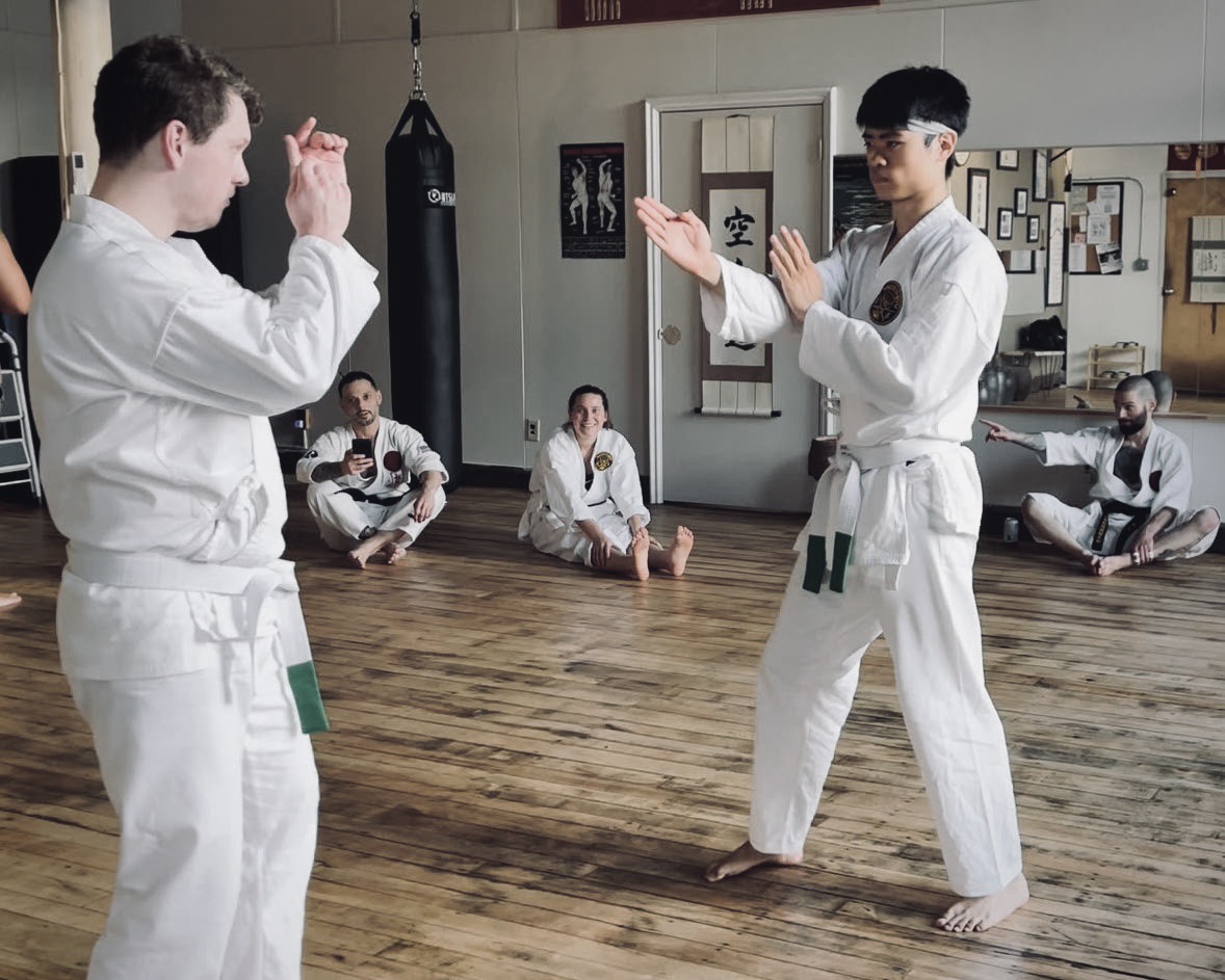 Photo of sparring at the Shōjin Dōjō